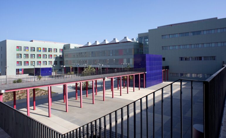 Denuncian a un anestesista por extirpar el ovario equivocado y dejar sin descendencia a una paciente tras falsificar su firma