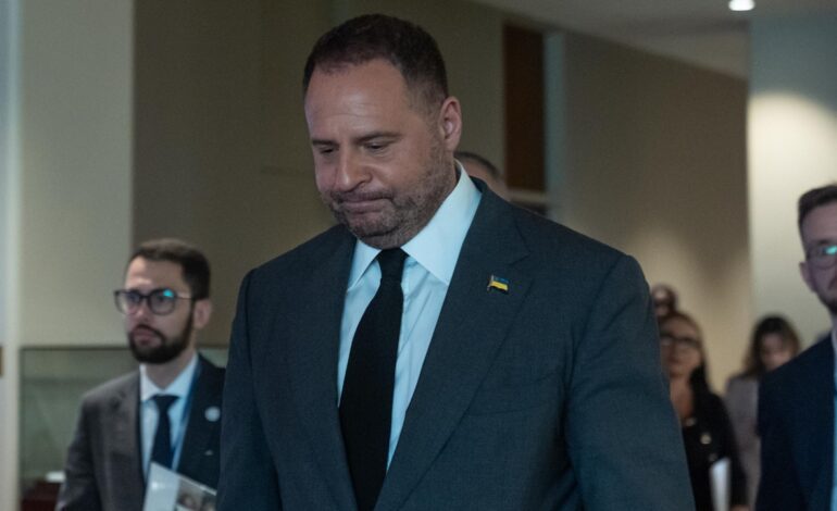 Dimite el número dos de Zelenski, Andri Yermak, tras ser investigado por Anticorrupción