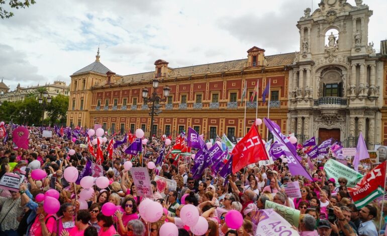 CCOO, UGT y Marea Blanca salen a la calle en las capitales andaluzas ante el escándalo de los cribados y la «grave crisis» del SAS