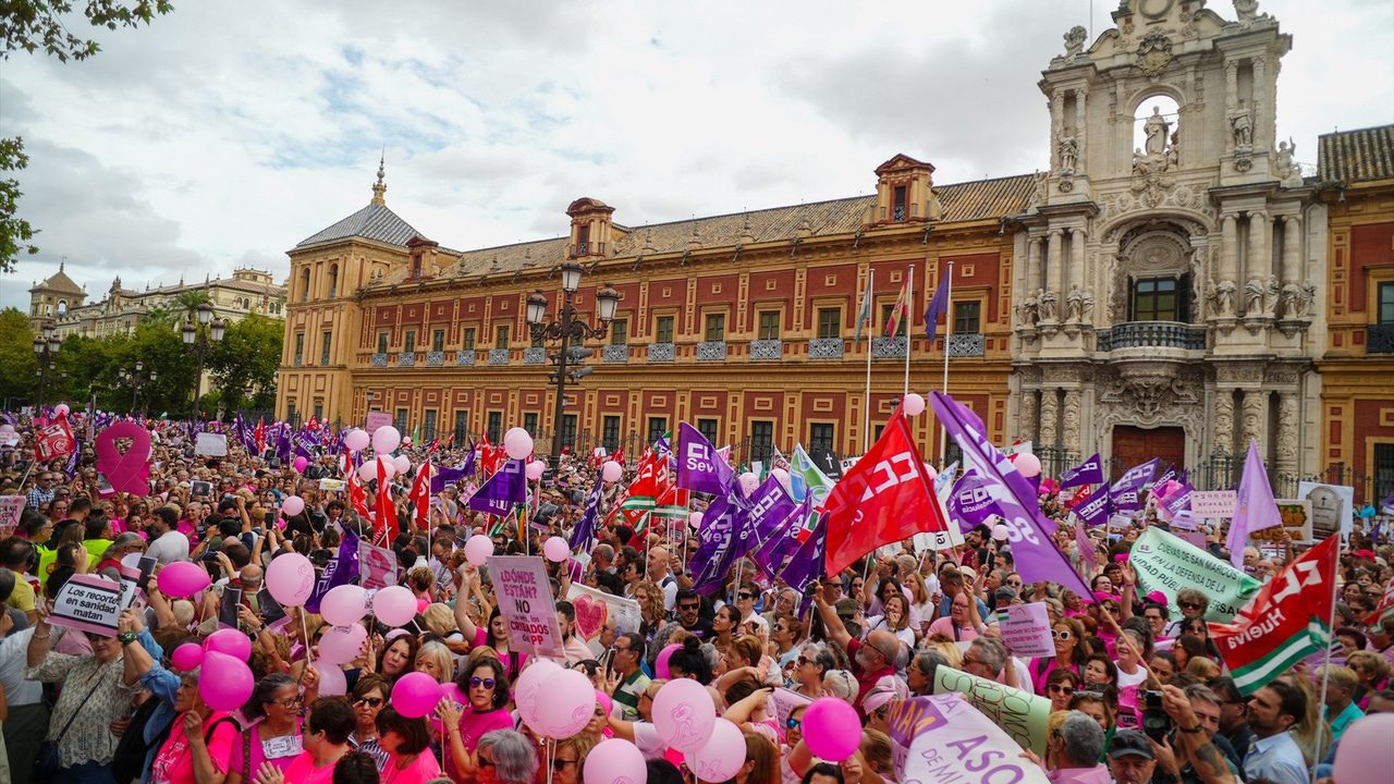 CCOO, UGT y Marea Blanca salen a la calle en las capitales andaluzas ante el escándalo de los cribados y la «grave crisis» del SAS