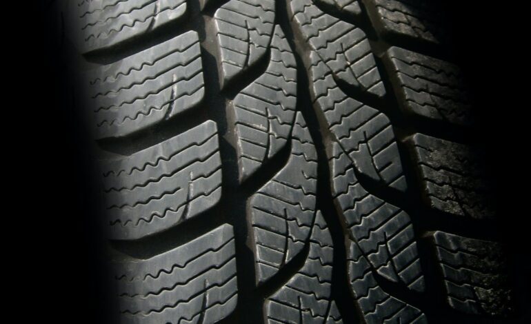 Muere el piloto Lurrique Ferrari tras un terrible accidente contra una rampa en un parque temático