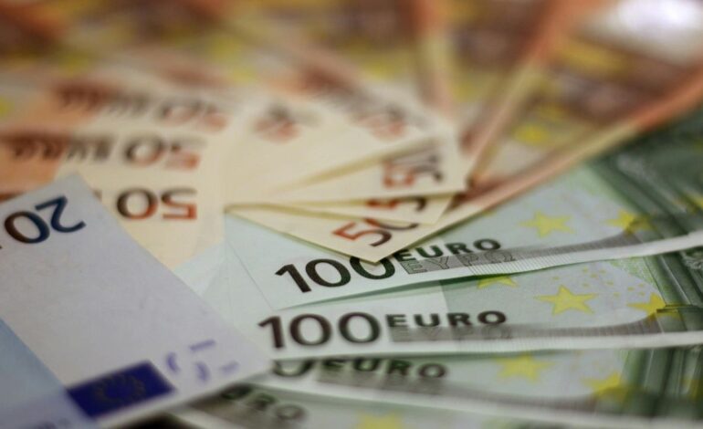 Un hombre cambia su nombre y su dirección cada año para evitar pagar la manutención a sus hijos