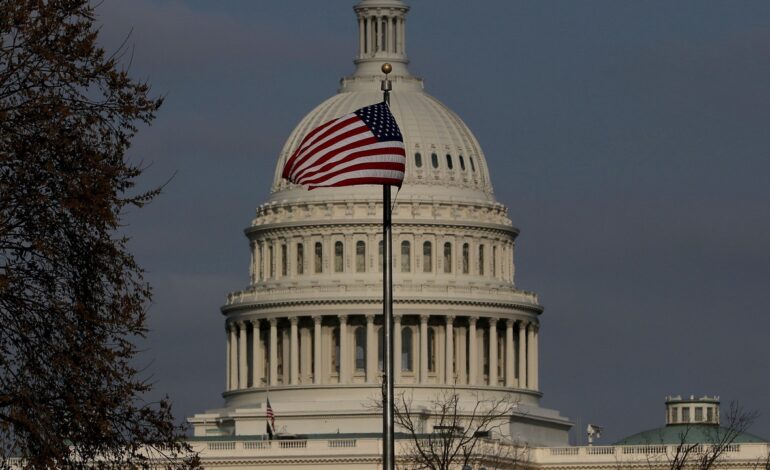Reunión de urgencia en el Senado de EEUU para tratar de desbloquear el cierre de Gobierno más largo de la historia