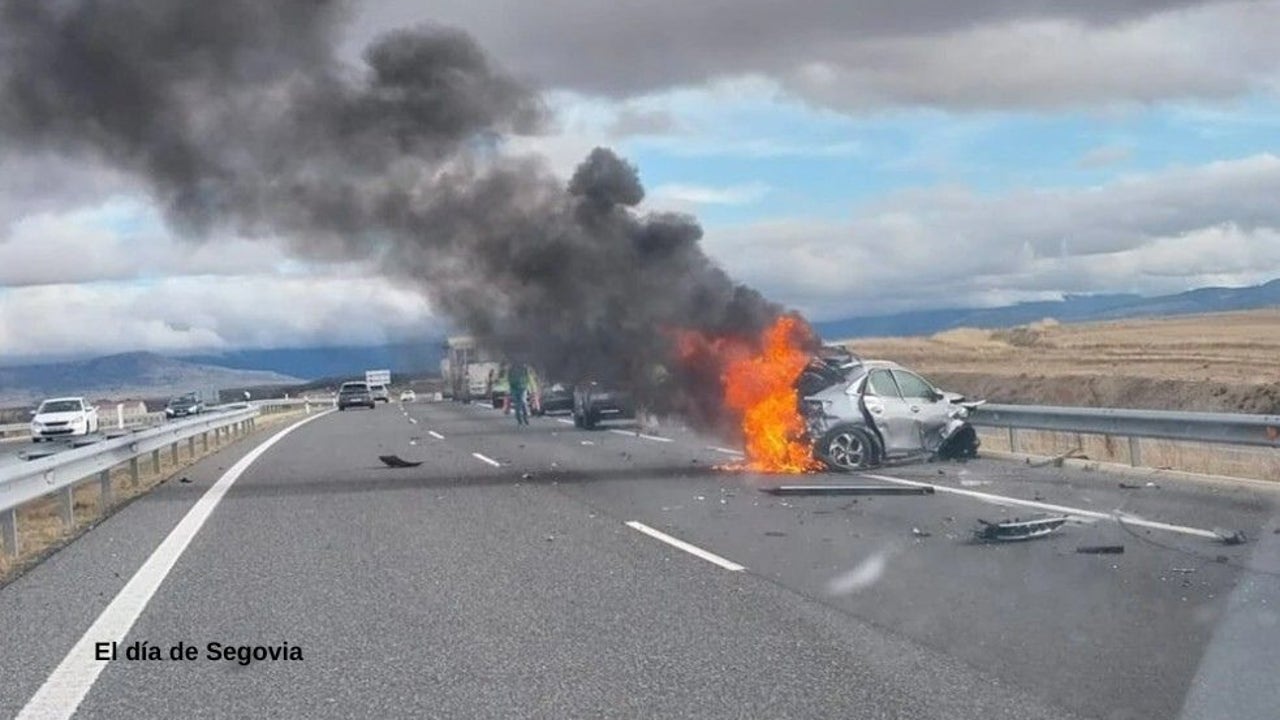 Mueren dos personas tras colisionar con un camión cisterna en Encinillas, Segovia