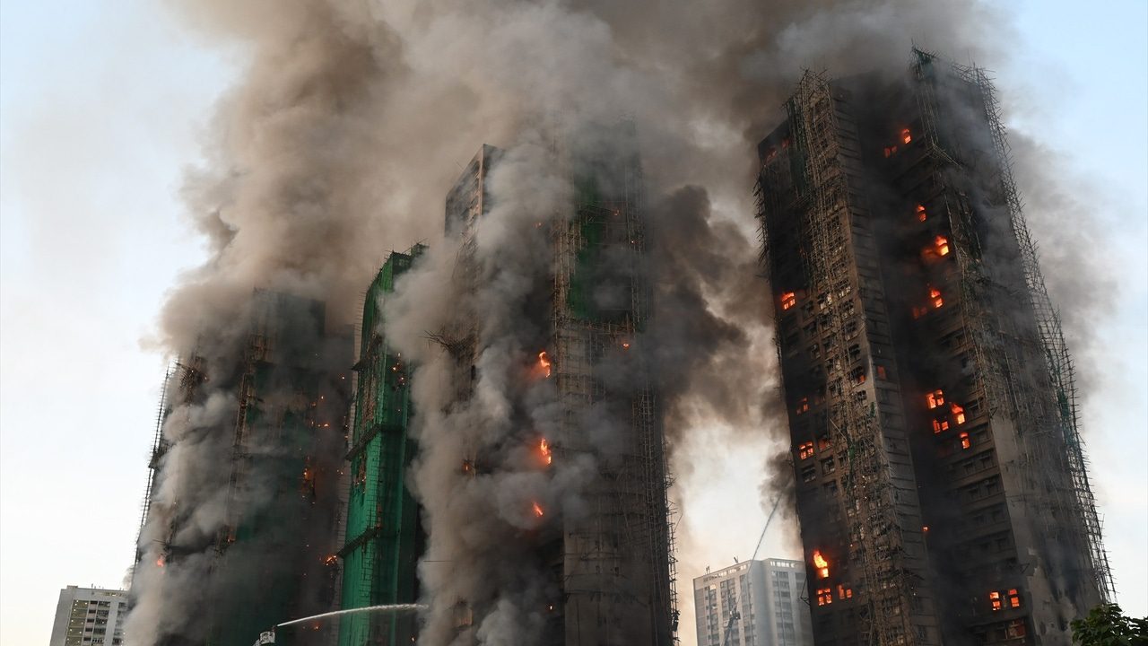 Por qué ha sido tan devastador el incendio de Hong Kong que deja al menos 83 muertos