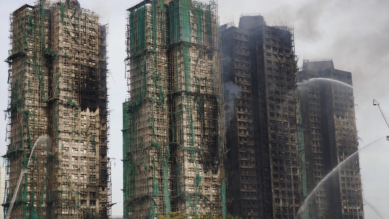 La negligencia en las obras, clave en la virulencia del incendio en Hong Kong