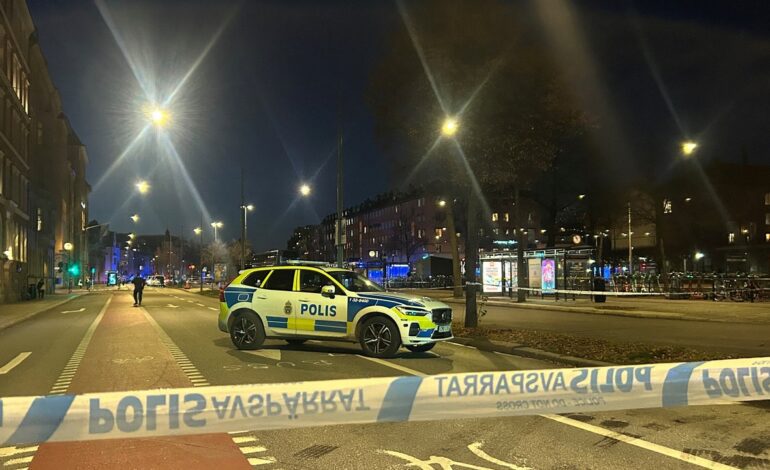 Varias personas muertas tras el choque de un autobús contra una parada en Estocolmo