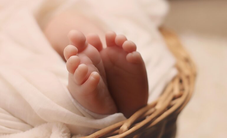 La Policía frustra la entrega ilegal de una recién nacida en Málaga que dio positivo en una prueba toxicológica