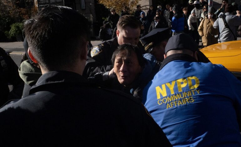 Al menos 15 detenidos en una protesta en Nueva York que evitó la persecución al migrante de agentes del ICE