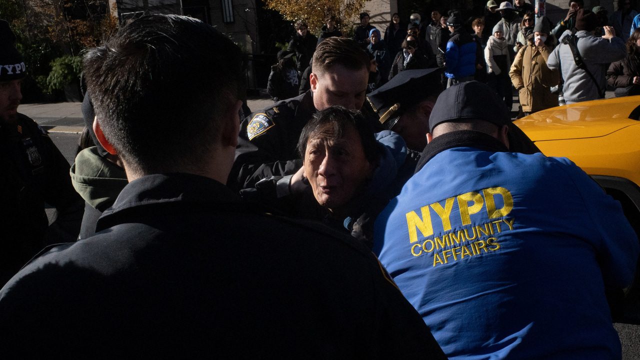 Al menos 15 detenidos en una protesta en Nueva York que evitó la persecución al migrante de agentes del ICE