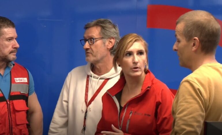 La imagen de Pradas anotando la incidencia en la rambla del Poyo que demuestra que Mazón mintió en la comisión del Congreso