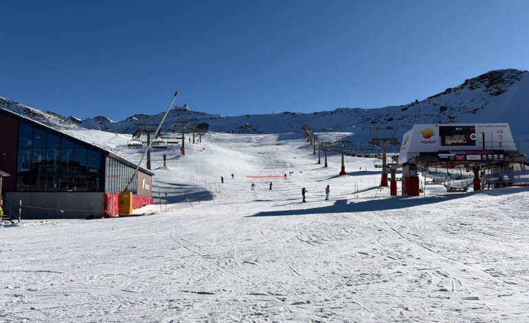 Sierra Nevada abre temporada con más de 2.000 visitantes