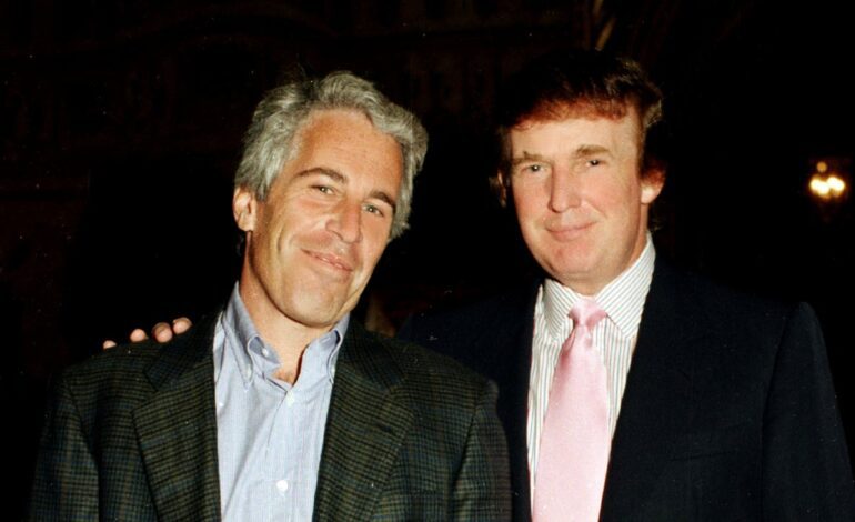 Trump firma sin cámaras la ley para desclasificar los archivos del caso Epstein