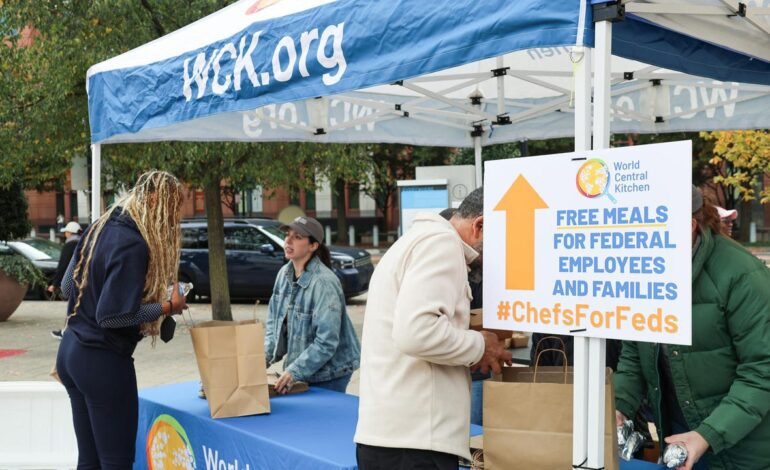 Dos jueces frenan a Trump y obligan a mantener la ayuda alimentaria a millones de estadounidenses sin sueldo