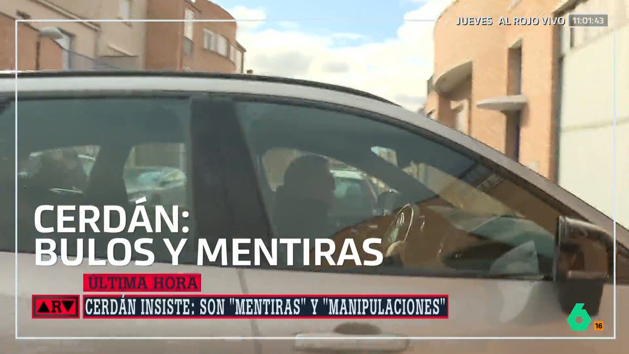 Primeras imágenes de Cerdán saliendo de su casa tras quedar en libertad y defender que hay «muchas mentiras»