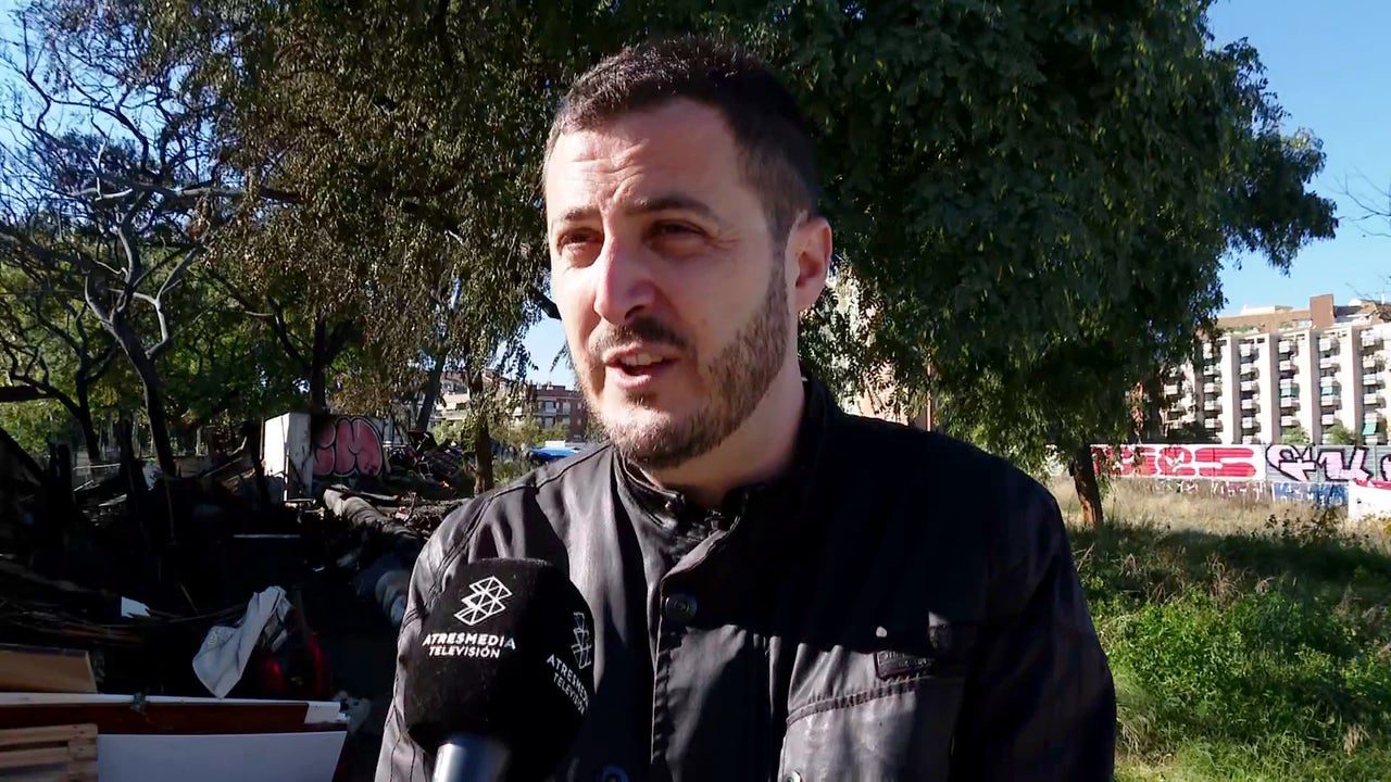 Los vecinos denuncian la situación del barrio tras el incendio de un asentamiento de Barcelona