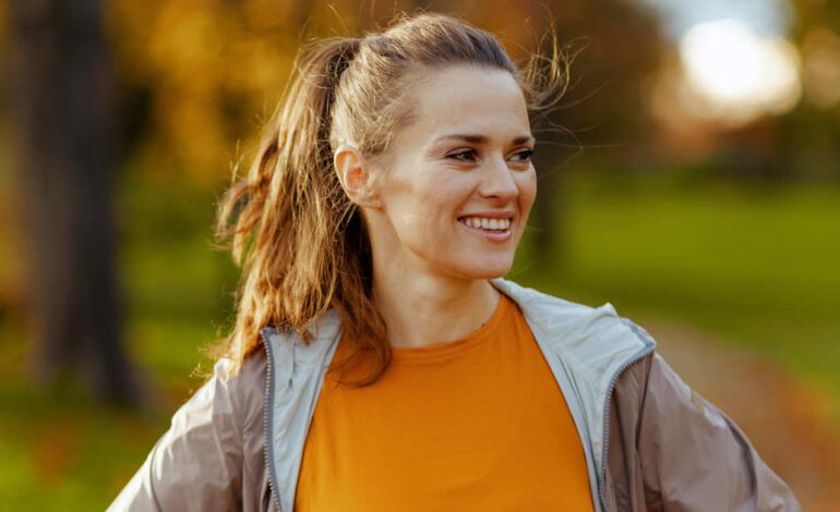 Un nuevo estudio confirma que el ejercicio moderado retrasa el alzhéimer: 5.000 pasos bastan