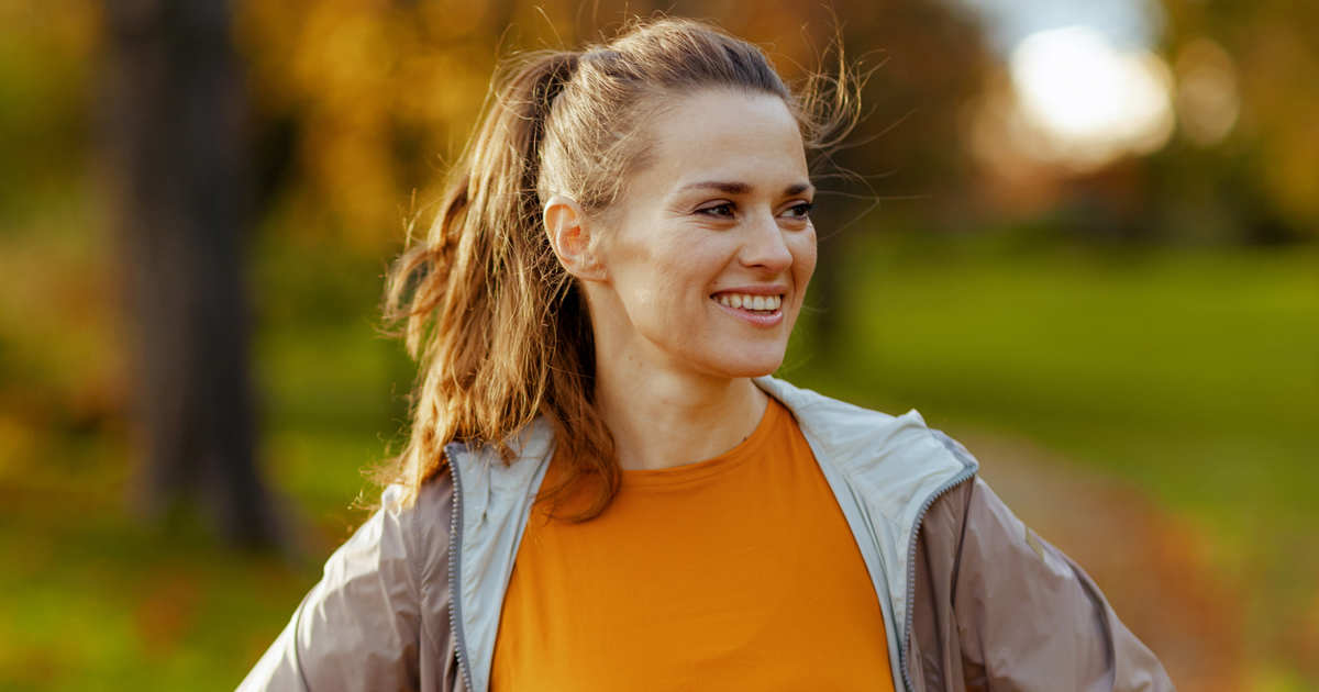 Un nuevo estudio confirma que el ejercicio moderado retrasa el alzhéimer: 5.000 pasos bastan