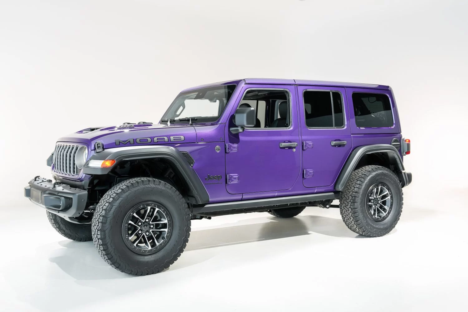 El Jeep Wrangler se renueva en 2026 sin renunciar a su V8