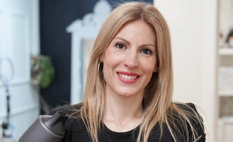 Una exfoliación del cuero cabelludo ayuda a arrastrar toda la grasa y hace que el cabello esté más limpio y fuerte