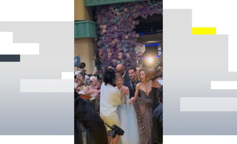 Quién es Johnson Wen, el ‘troll más odiado del mundo’ que asaltó a Ariana Grande en el estreno de ‘The Wicked: For Good’