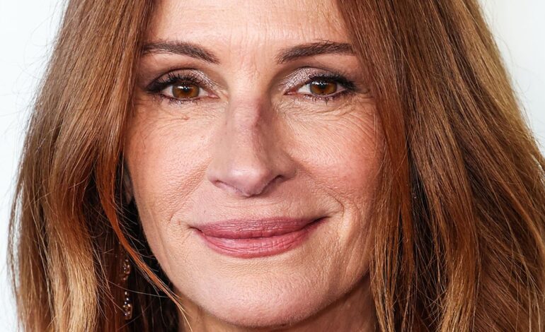 Maquillaje de ojos a los 50 si tienes una boda: qué colores siempre favorecen