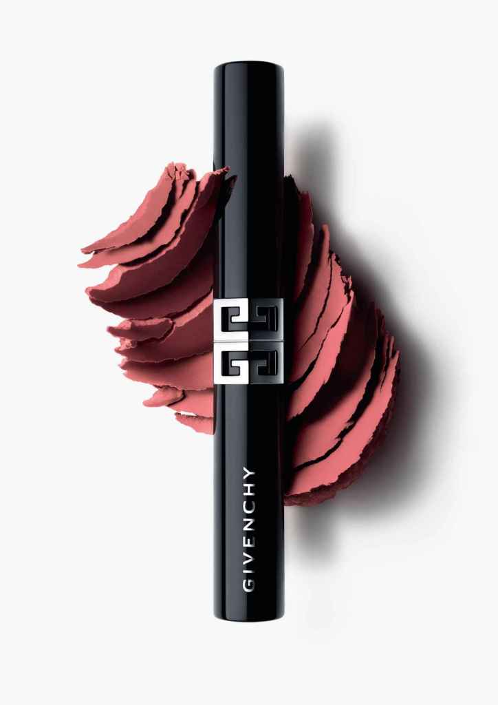 Hay 17 tonos de Le Rouge Velvet Matte disponibles.