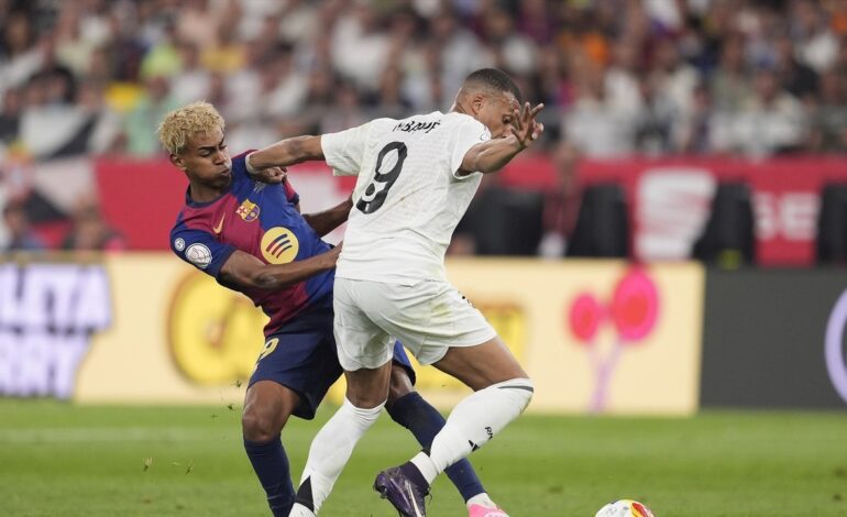 ¿cuántos futbolistas hay de Real Madrid y Barça?