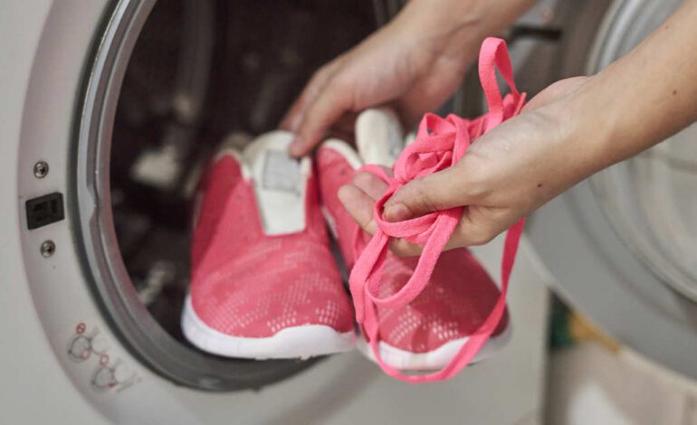 Esta forma de lavar las zapatillas de deporte con percarbonato es la mejor y, además, elimina el mal olor