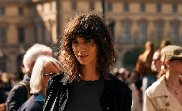 ¿Es un error lavar el pelo con agua caliente en invierno? Una experta responde