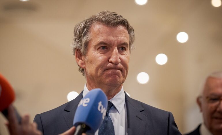 Feijóo celebra la «decisión correcta» de Mazón y denuncia la «cacería» que ha sufrido: «No es un asesino»