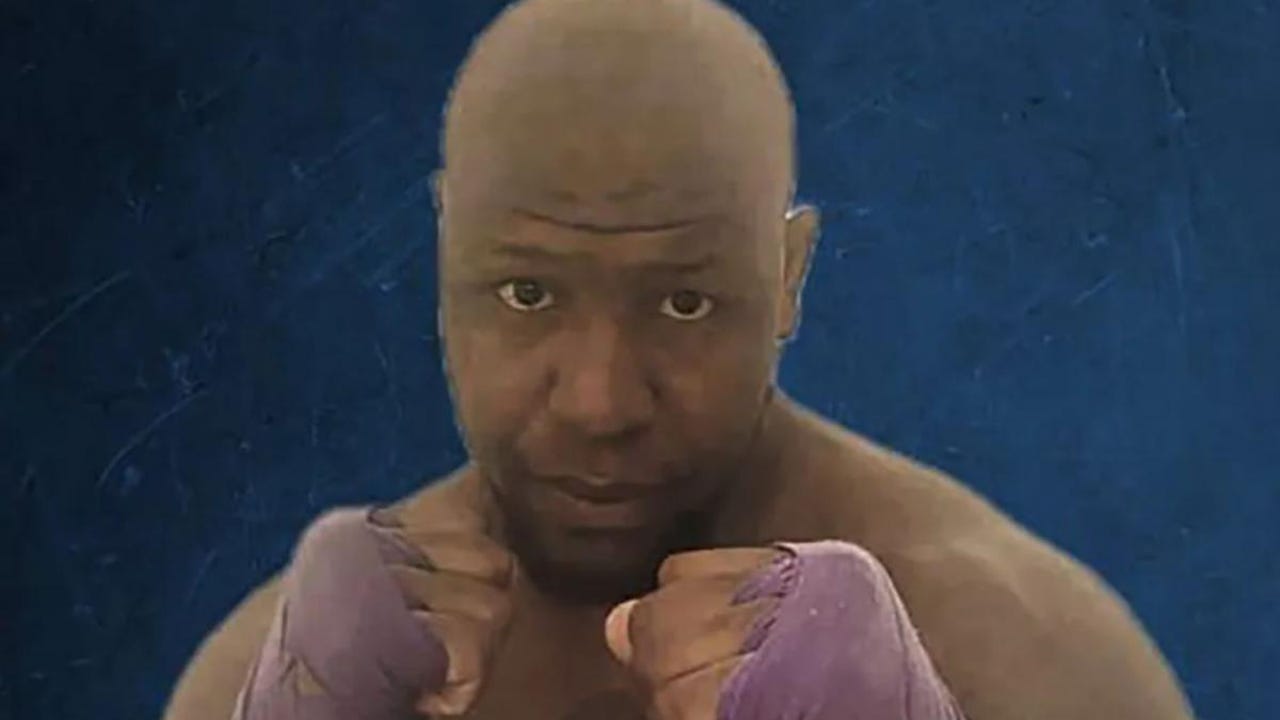 Muere Isaac Johnson, luchador de MMA, tras colapsar en plena pelea en Chicago