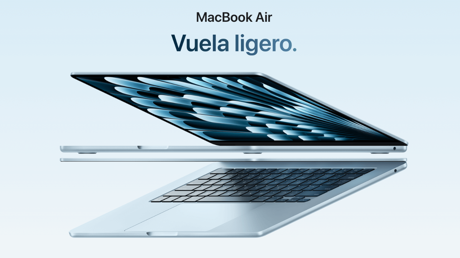 La computadora portátil Apple MacBook Air M4 Midnight se abrió sobre una superficie clara, mostrando su pantalla Liquid Retina y su diseño ultradelgado.