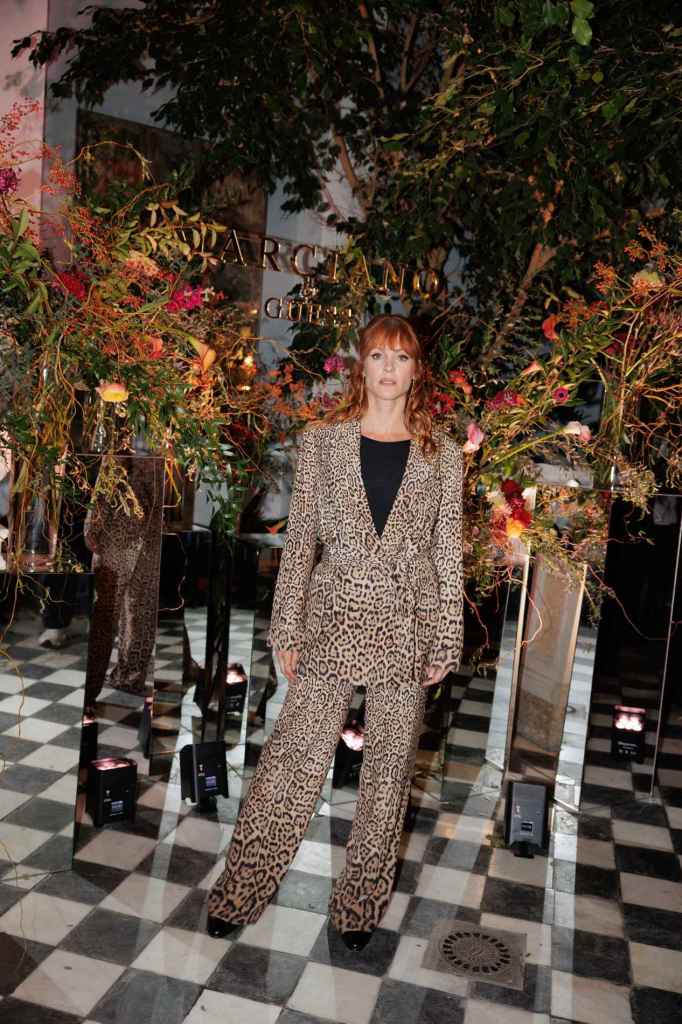 Maggie Civantos en la cena MARCIANO by GUESS de lanzamiento de su nueva colección cápsula Holiday OI25 