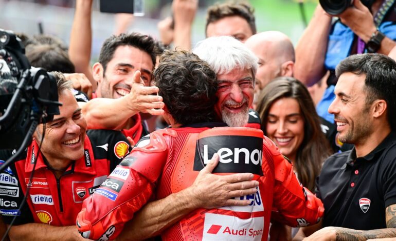 El jefe de Ducati reconoce que Márquez es un compañero de equipo «difícil»: «No porque incomode…»