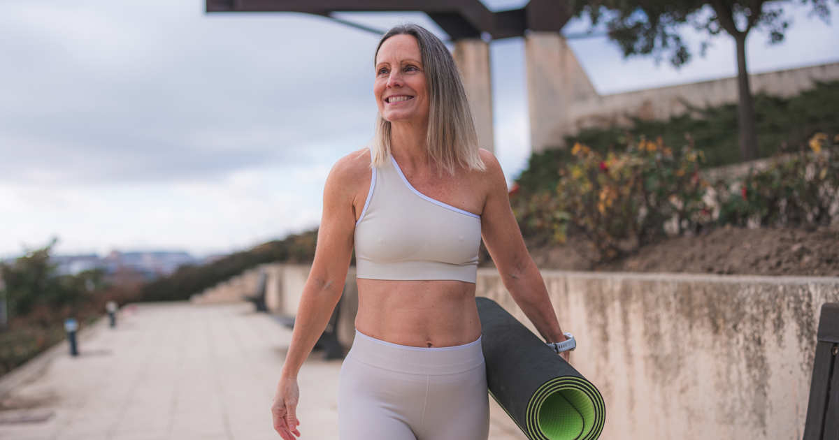 Cuando una mujer prueba el entrenamiento de fuerza y siente que puede levantar peso, que mejora su postura, su energía, su confianza y duerme mejor… ya no lo deja