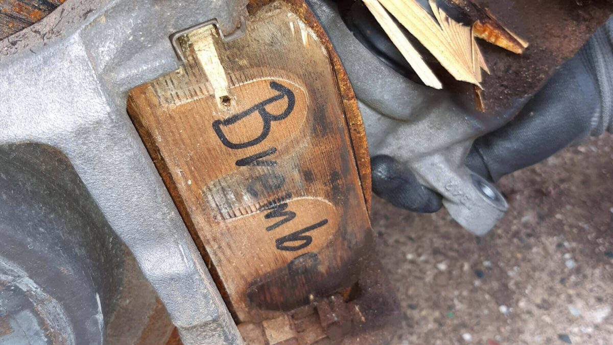 lo que descubren en el taller es impactante 