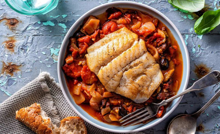 Para que no quede seca la merluza tiene que entrar el calor en el lomo del pescado y así conservará toda la gelatina