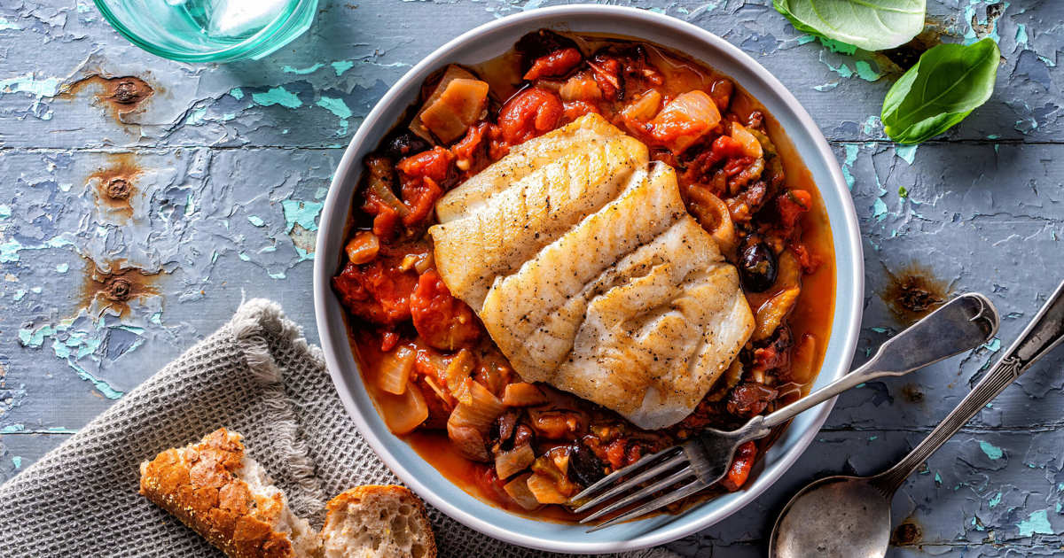 Para que no quede seca la merluza tiene que entrar el calor en el lomo del pescado y así conservará toda la gelatina