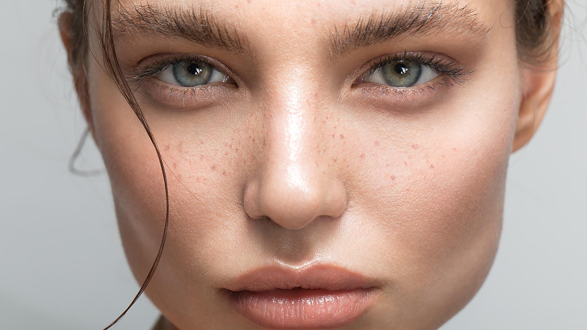 Cómo es la micropigmentación de cejas con bambú