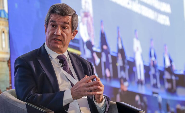 ¿Quién es Miguel Arrufat y cuál es su papel en la Universidad Online UNIR?