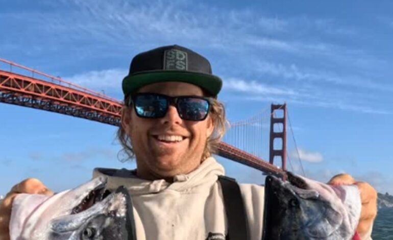 Hallan muerto al influencer Mikey Rijavec tras días desaparecido en aguas de Baja California