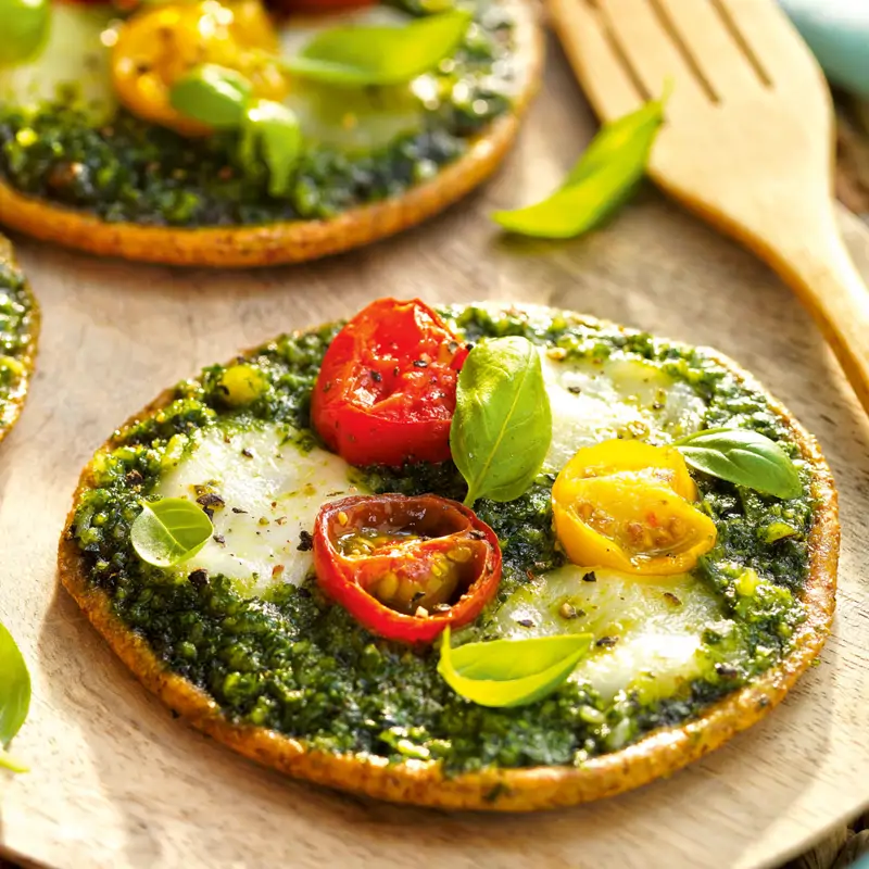 mini pizzas con salsa pesto 
