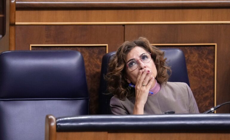 La senda de estabilidad expone la debilidad de un Gobierno muy lejos de lograr aprobar sus Presupuestos