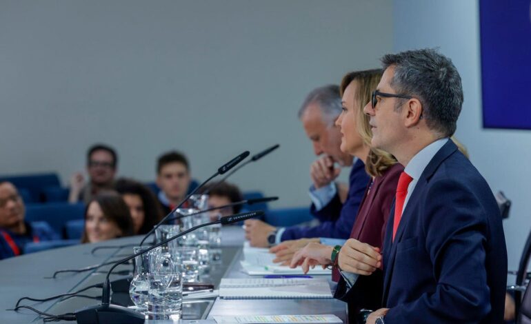 Bolaños reivindica el «compromiso feminista» de Peramato y defiende a García Ortiz: «Ha sufrido ataques despiadados»