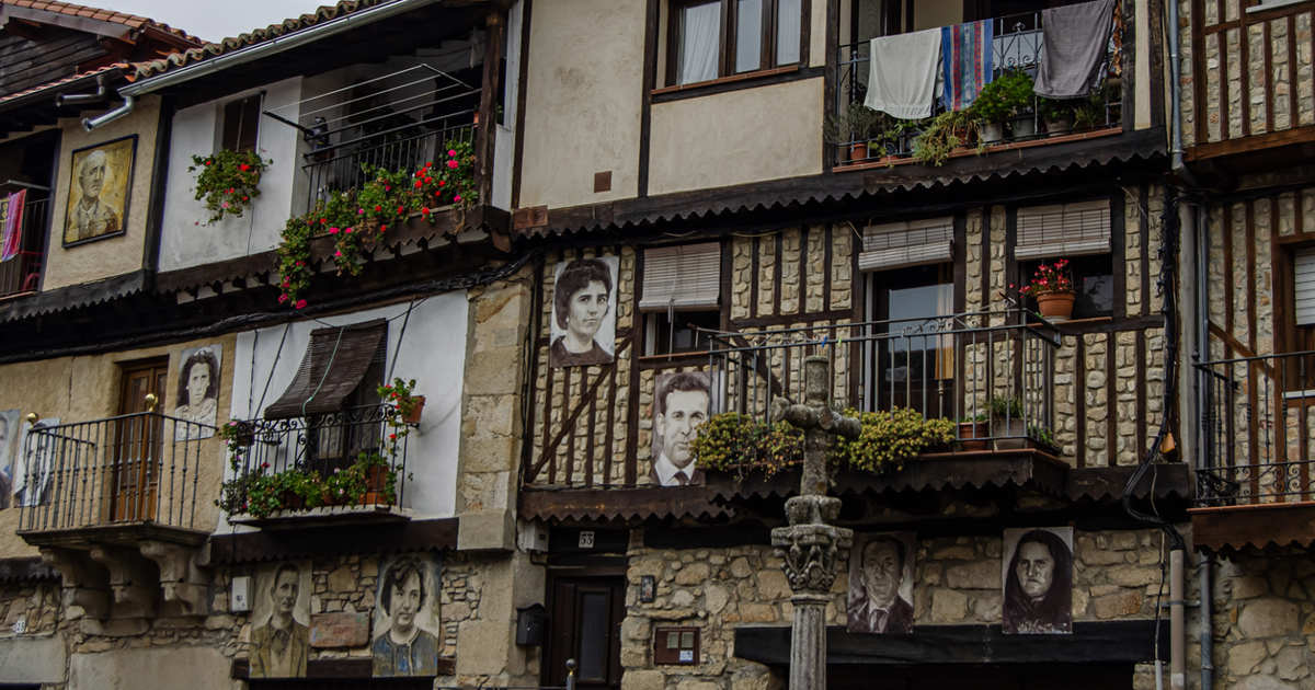 El pueblo escondido en la Sierra de Francia que te mira a los ojos y te trasporta al pasado es uno de los más bonitos de España y está por descubrir