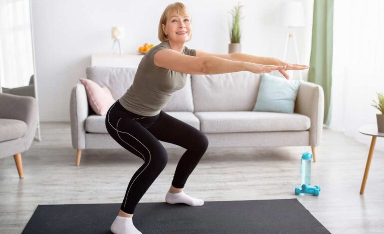 10 ejercicios fáciles para adultos mayores que buscan ganar fuerza y masa muscular