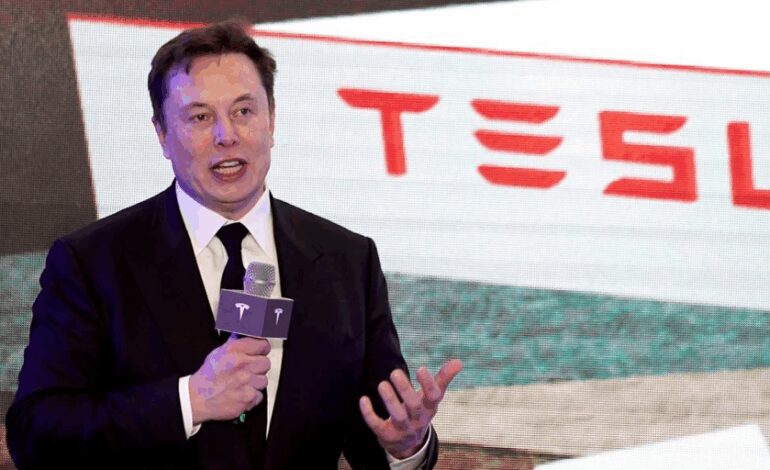 Los accionistas de Tesla aprueban pagar a Elon Musk un bonus de casi un billón de dólares para evitar su salida