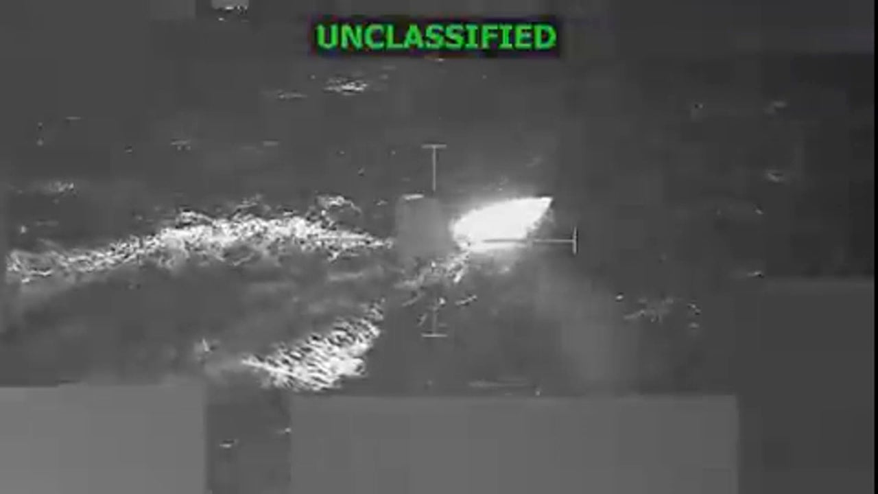 Estados Unidos intercepta otra narcolancha e inicia maniobras militares muy cerca de Venezuela