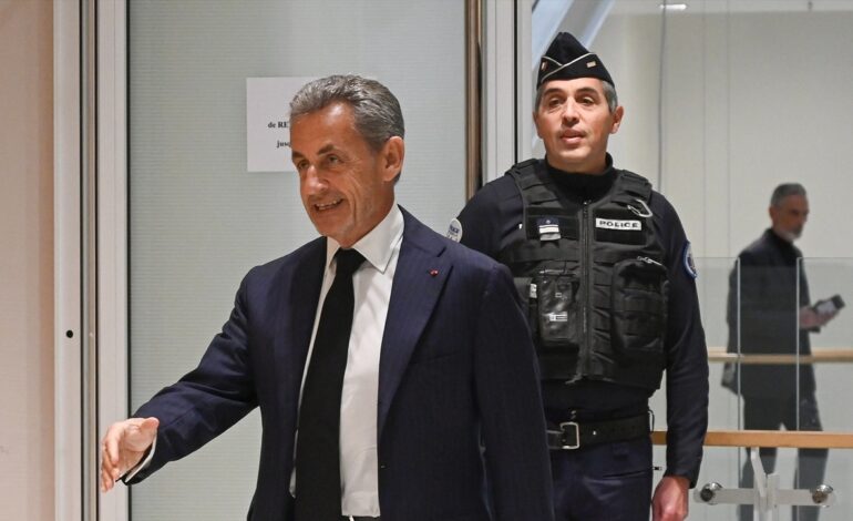 Nicolas Sarkozy queda en libertad tras pasar 20 días en prisión
